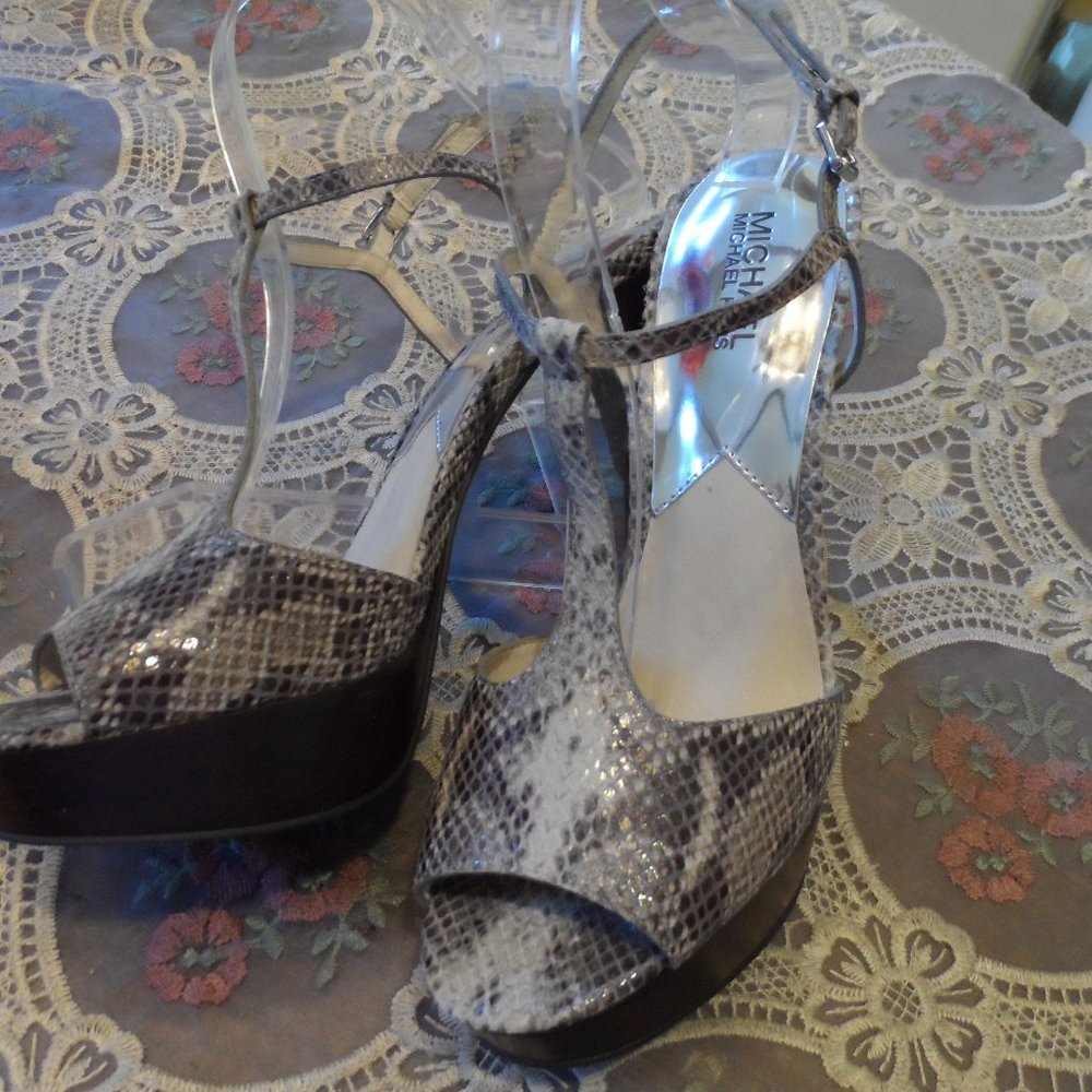 New Michael Kors Gray Python Embosed Leather T-St… - image 2